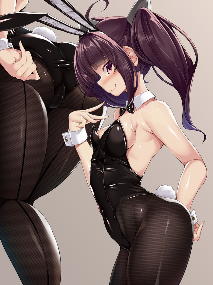 【二次】テカテカな金ビキニやエナメル素材コスチュームのエロ画像Part１