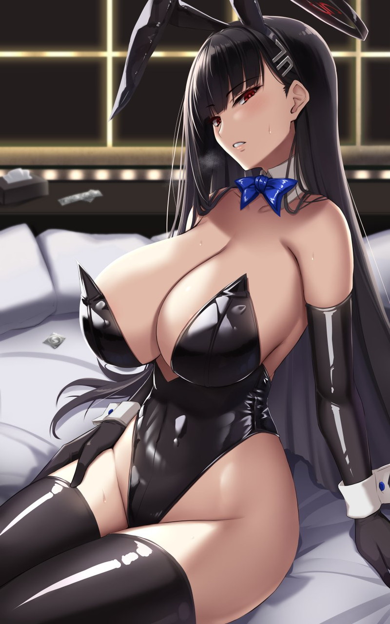 【二次】テカテカな金ビキニやエナメル素材コスチュームのエロ画像Part８
