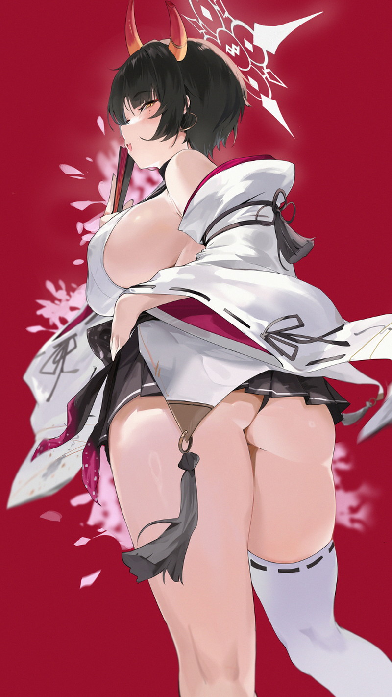 【二次】横乳、はみ出しおっぱいコスのエロ画像 Part７