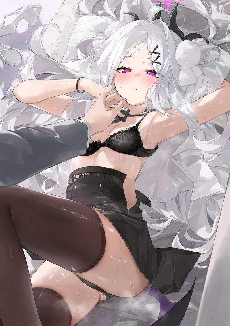 【二次】服や下着が脱げかかっている女の子たちのエロ画像 Part４９